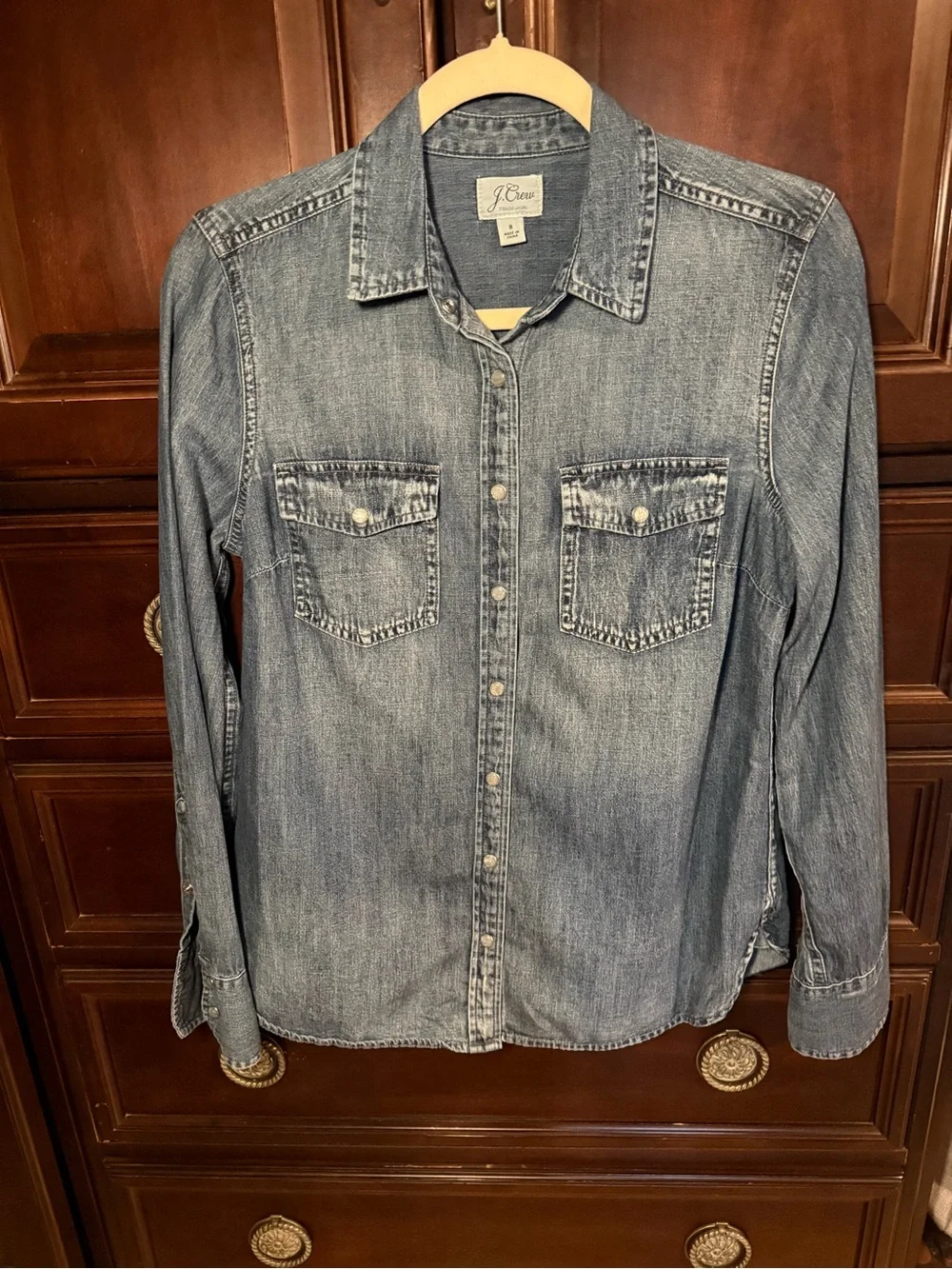 J. Crew women’s size 8 chambray denim button down shirt - Picture 1 of 3